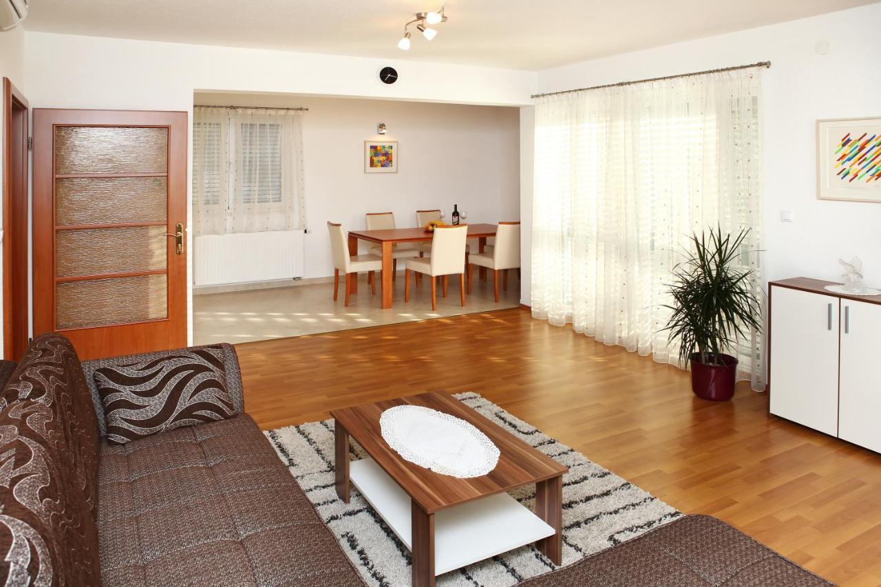 Apartment Matea Trogir Exterior foto